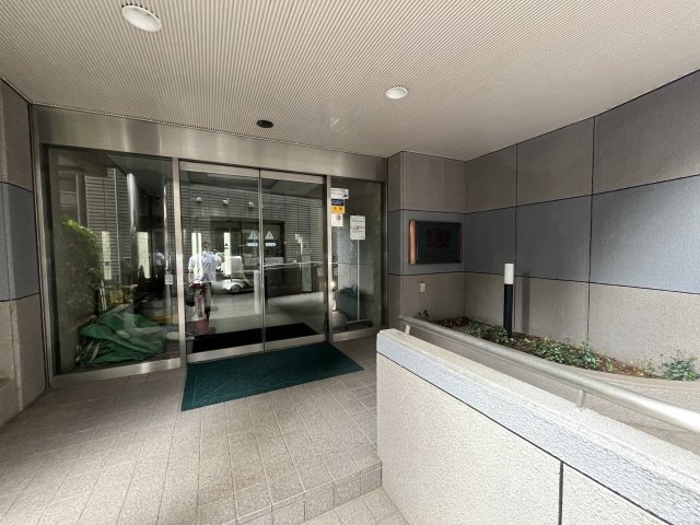 14/15 エントランス