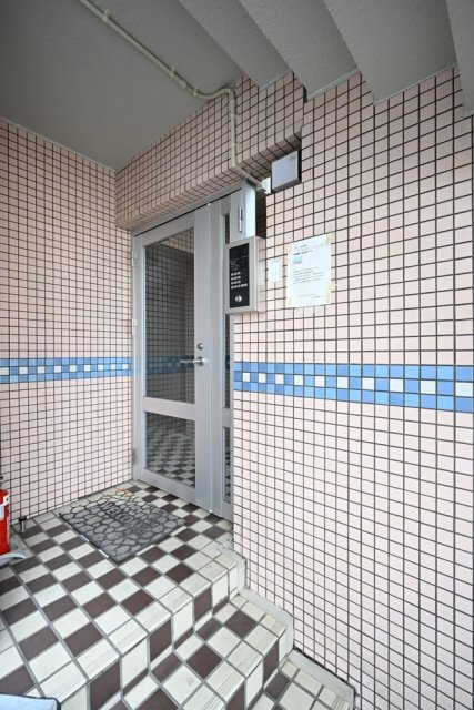 18/20 エントランス