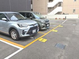 14/14 駐車場