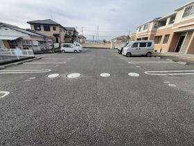 16/16 駐車場