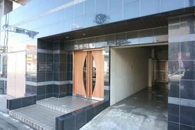 16/16 エントランス