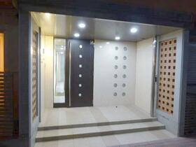 15/15 エントランス