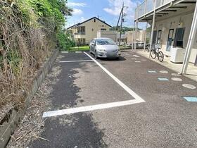 16/16 駐車場