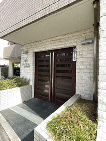 16/16 エントランス