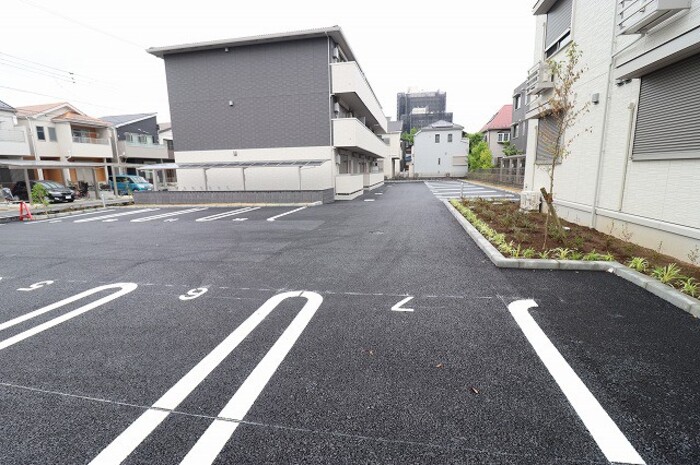 16/19 駐車場