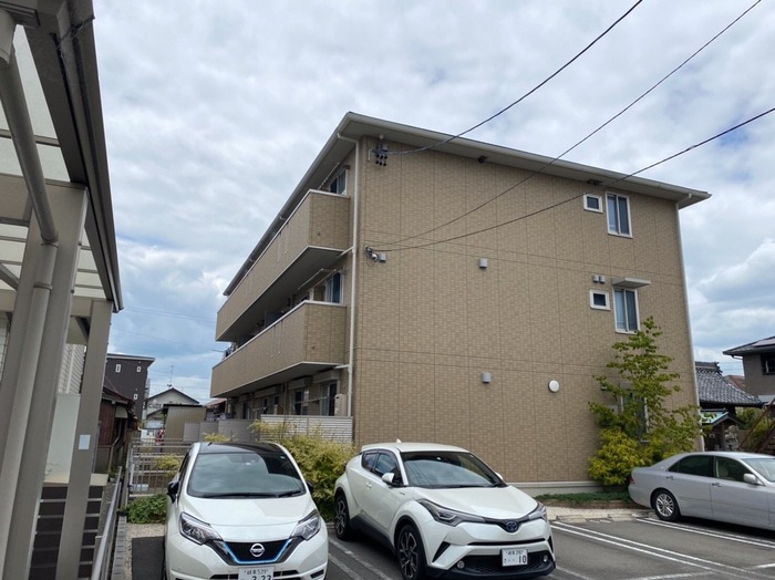 16/16 駐車場