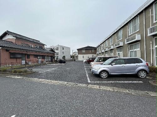 14/14 駐車場