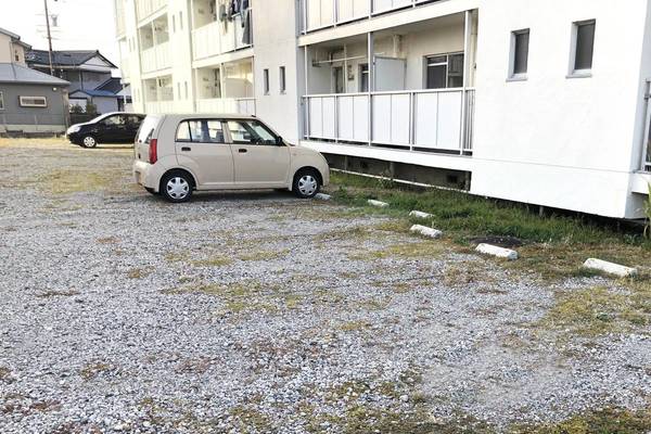 16/16 駐車場