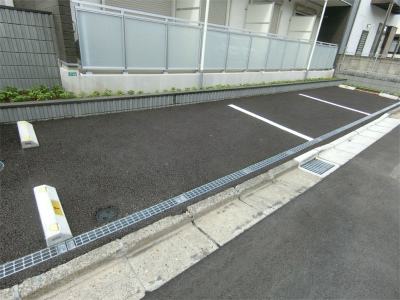 16/16 駐車場