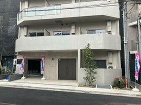 16/16 エントランス
