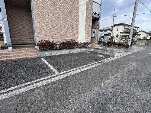 14/14 駐車場