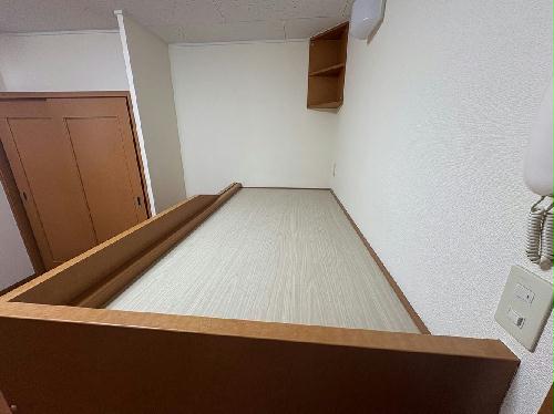 13/14 駐車場