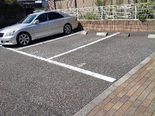 14/14 駐車場