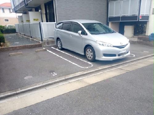 14/14 駐車場