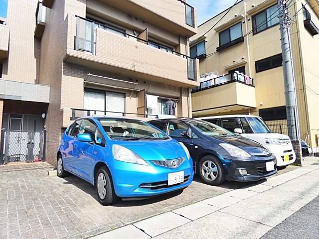18/18 駐車場