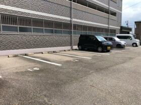 16/16 駐車場
