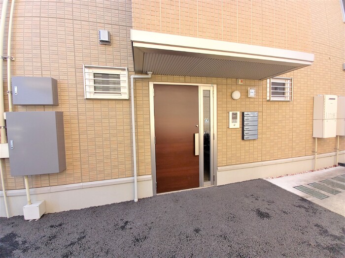 5/5 エントランス