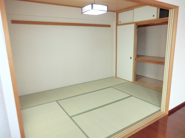 2/4 エントランス