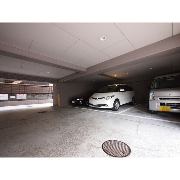 13/19 駐車場