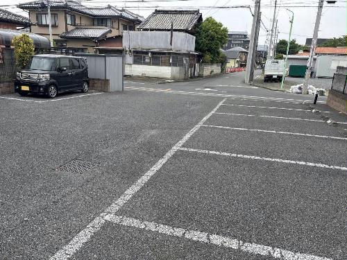 13/14 駐車場
