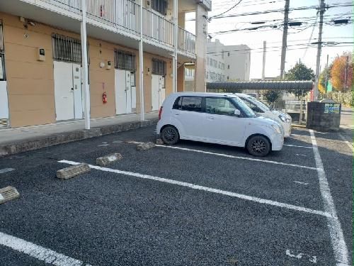 14/14 駐車場