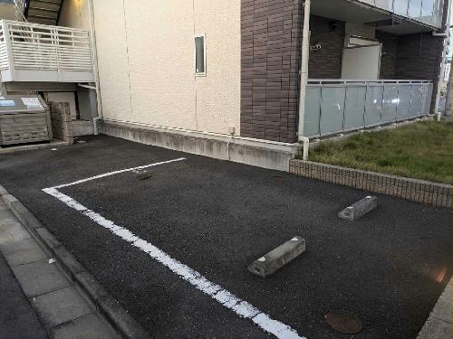 14/14 駐車場