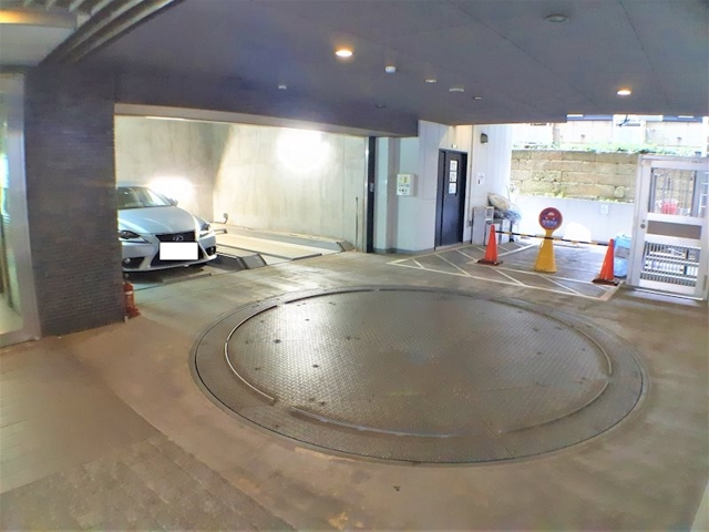 16/17 駐車場