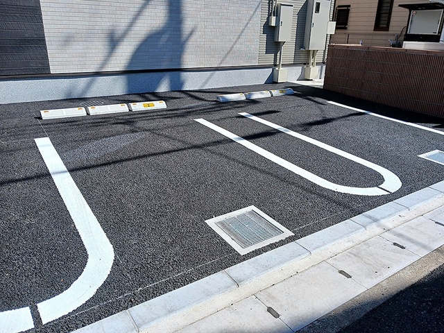28/30 駐車場