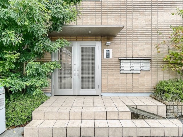 2/4 エントランス