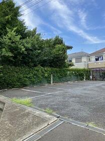 16/16 駐車場