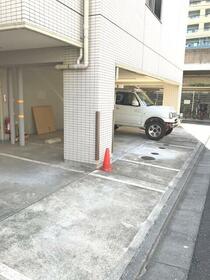 3/3 駐車場