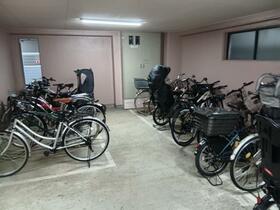 16/16 駐車場