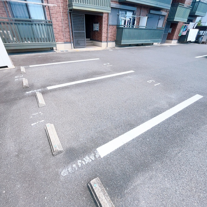 2/4 駐車場