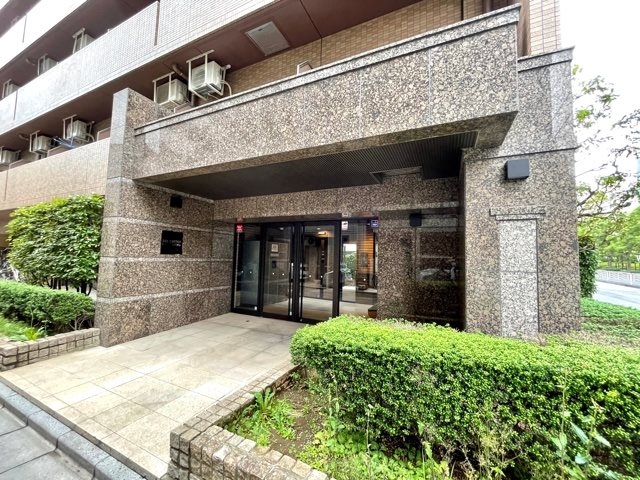 17/19 エントランス