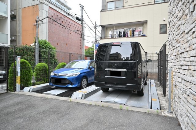 24/25 駐車場