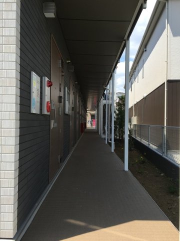 16/17 エントランス