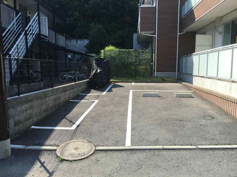 13/13 駐車場