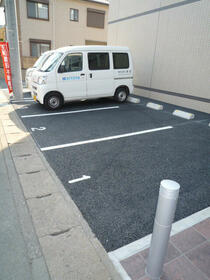16/16 駐車場