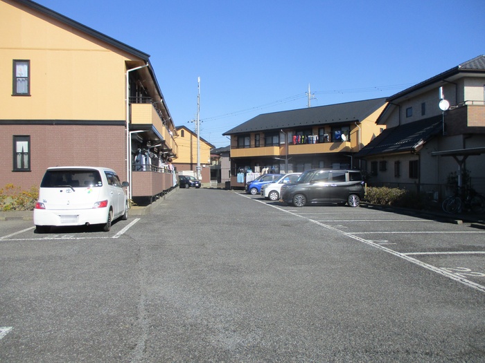 2/3 駐車場