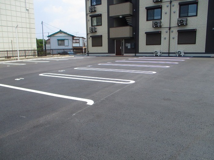 17/17 駐車場