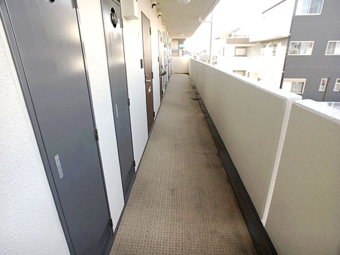 16/22 エントランス