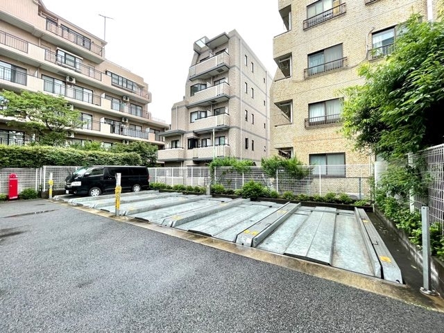 21/22 駐車場
