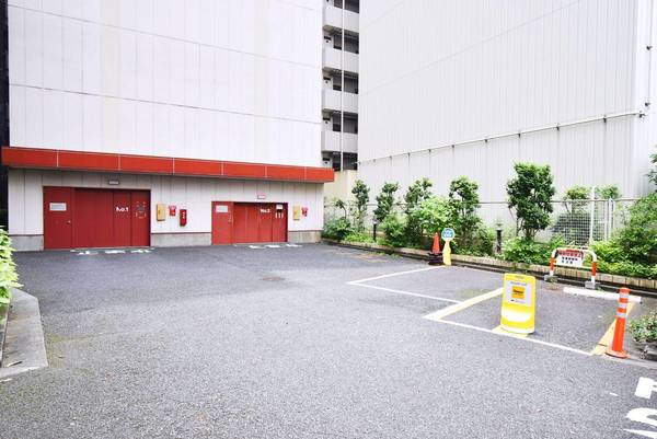 16/21 駐車場
