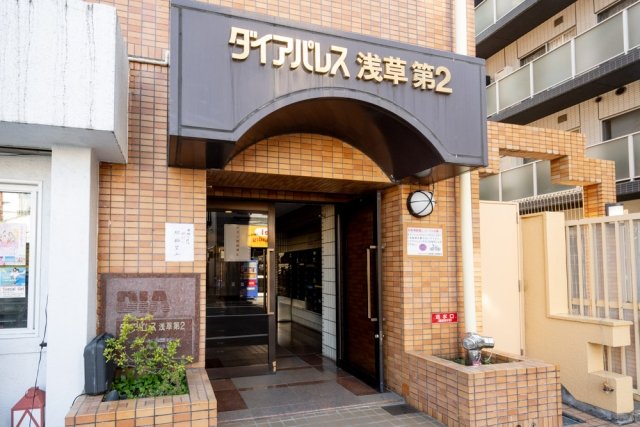 20/26 エントランス