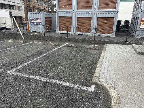 14/14 駐車場