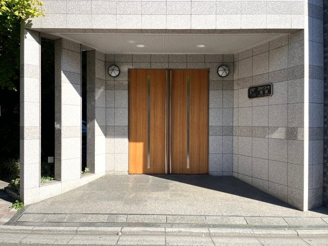 13/15 エントランス