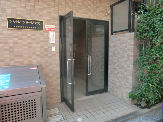 22/30 エントランス