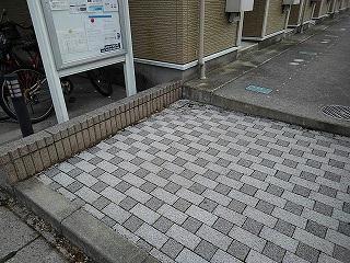 13/13 駐車場