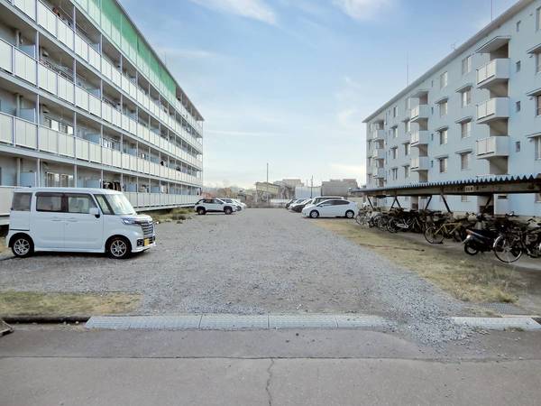 16/18 駐車場