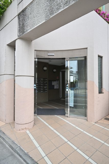 2/4 エントランス